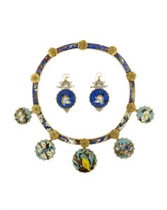 Collana e orecchini